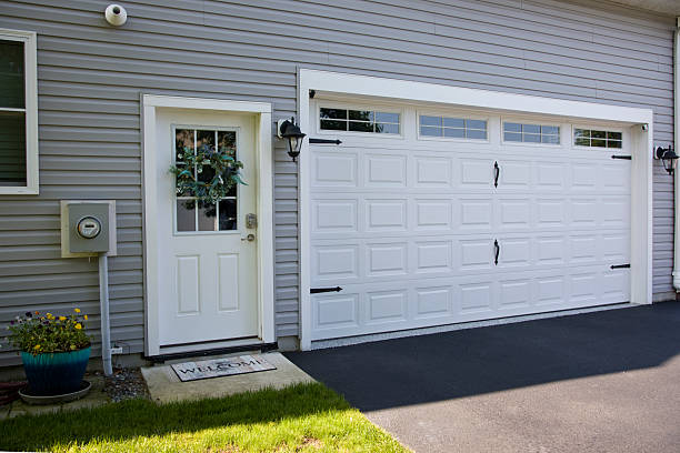 24/7 Emergency Garage Door Panel Replacement experts in Lowell, MA